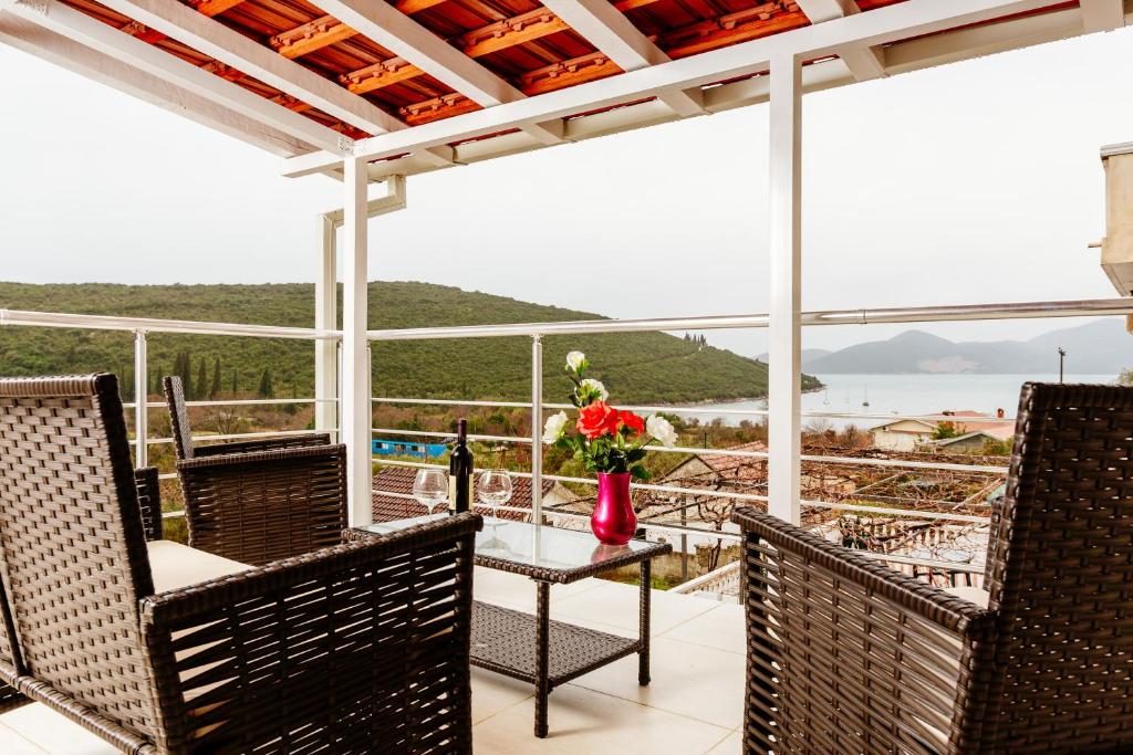 Bigova Sea Views Apartments — Hotel in Kotor