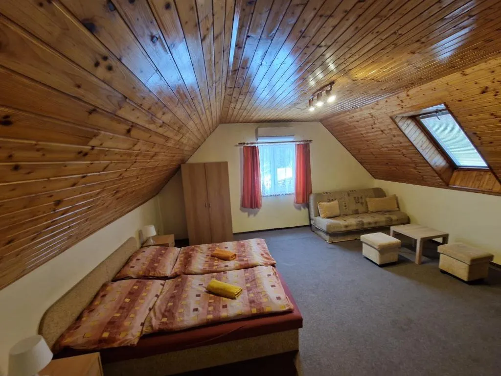 Ubytování Na Vršku Slapy - Měřín, hotel in Rabyně