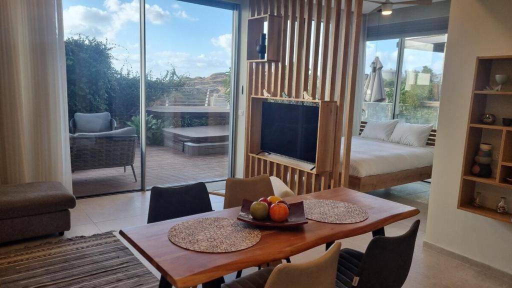 Beachfront, Ga‘ash