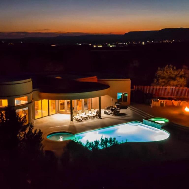 Spectacular Home With Private Pool And Spa And Million Dollar Views, Kanab
