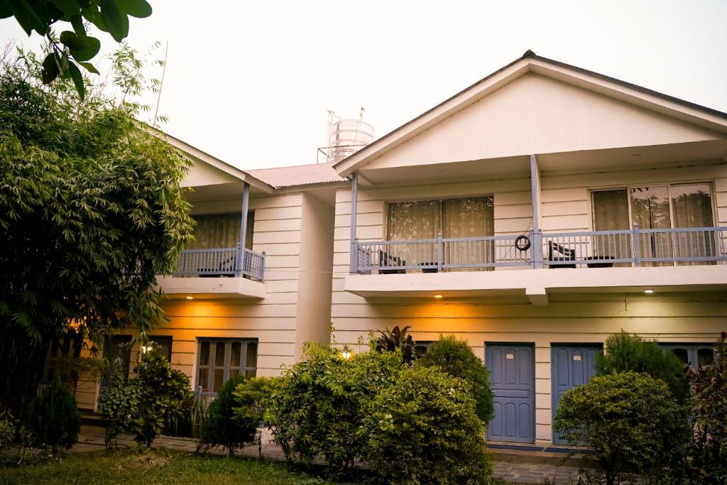 Chintan Chautari, Itahari