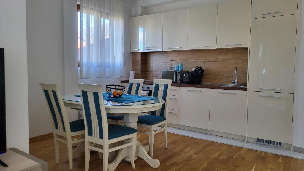 NY Apartment, two bedrooms - 4