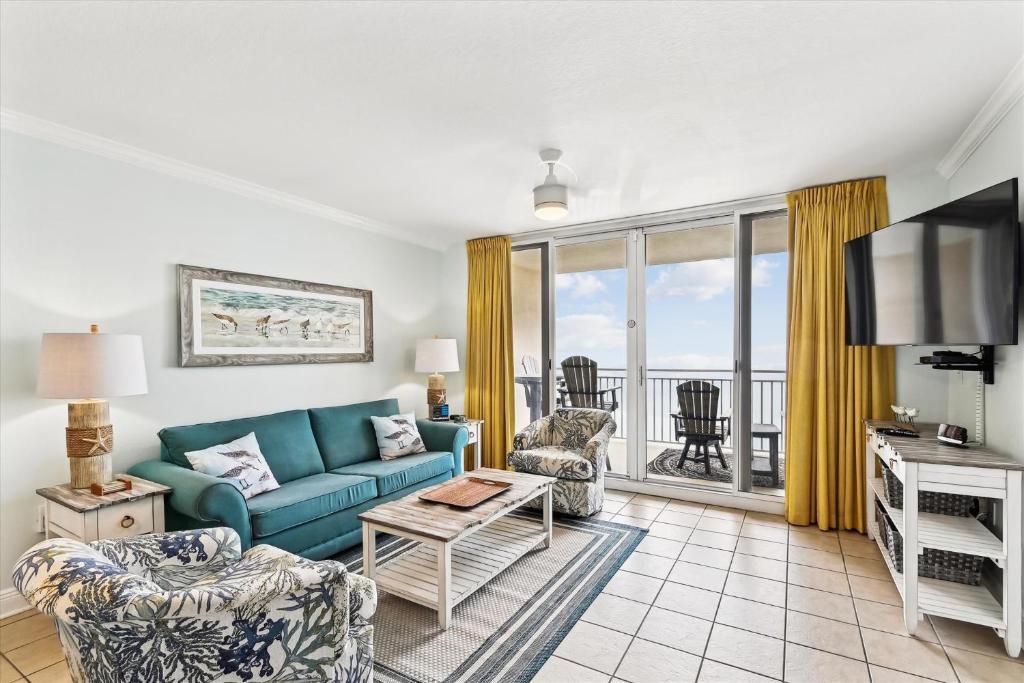 Emerald Beach 1830 - 2 Bedroom 2 BathBunks Sleeps 8 condo, Panama City Beach