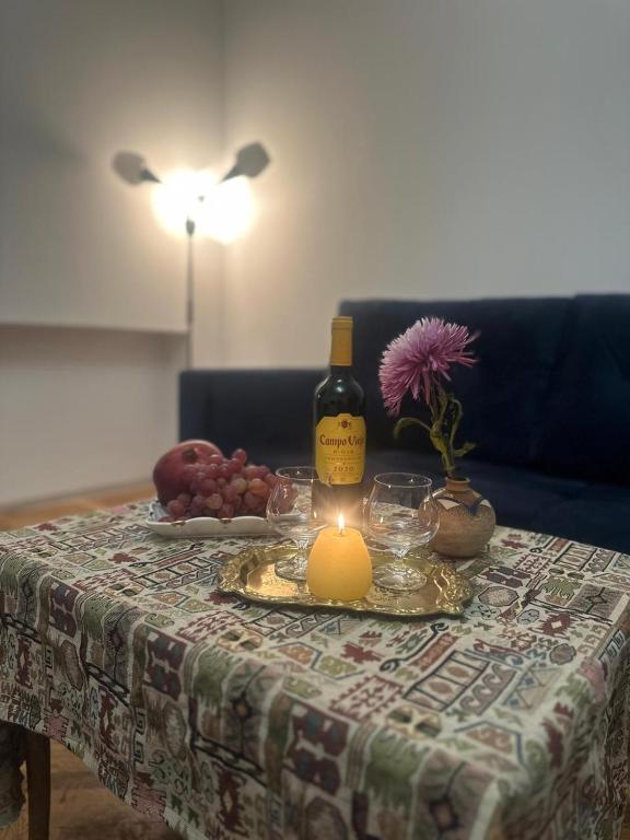 Retro style apt You rent a whole apartment in the center of Yerevan, Jerevan