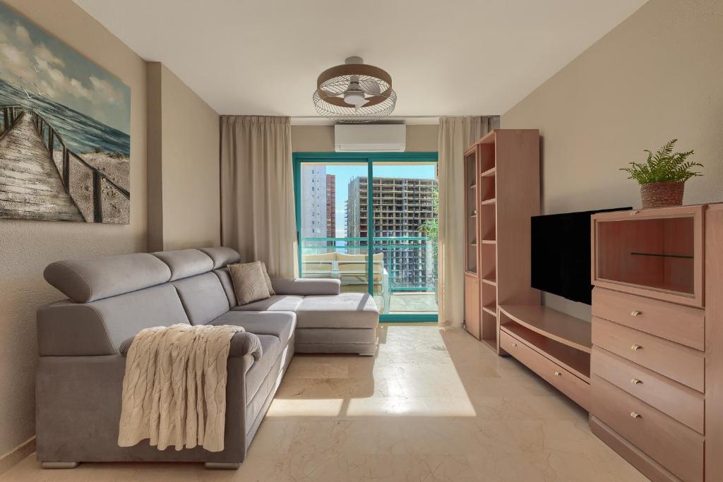 Bright Apartment with Pool, Terrace, Private Parking, Benidorm, Finestrat - 4