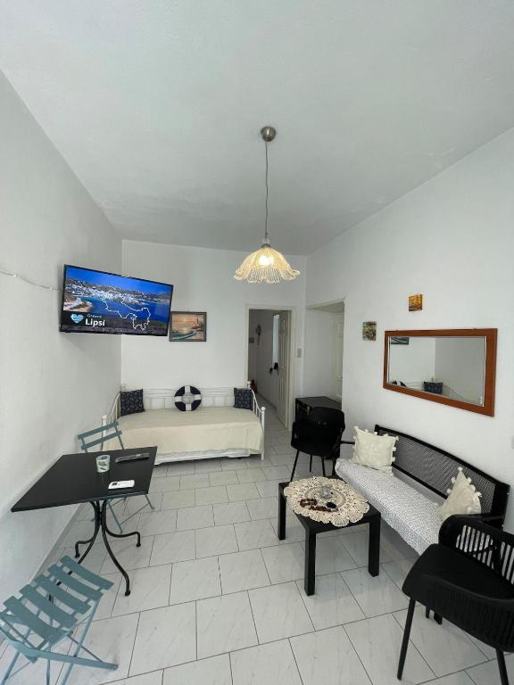 Lipsi Eirini s Home, Leipsoi