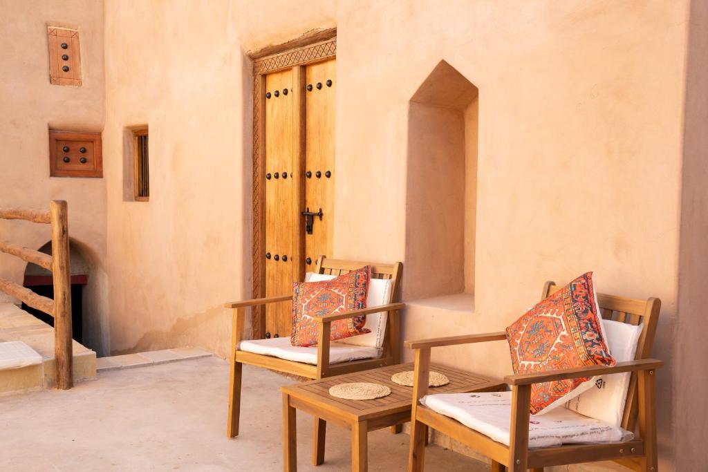 Nomad Inn Nizwa, Nazvá