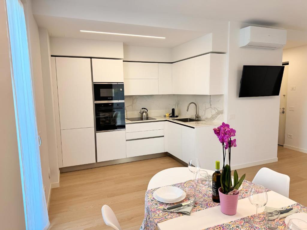 Incanto Apartment Lazise - Pools e Garden - 2
