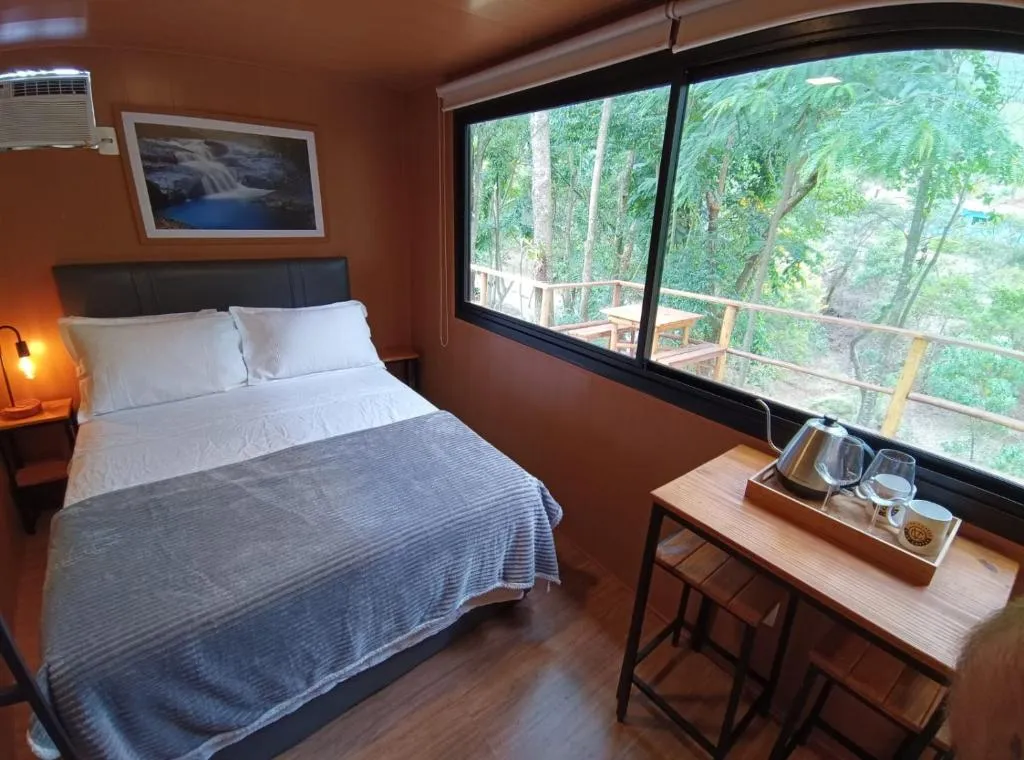 Vibe Container CAPARAÓ AMARELO, hotel in Pedra Menina