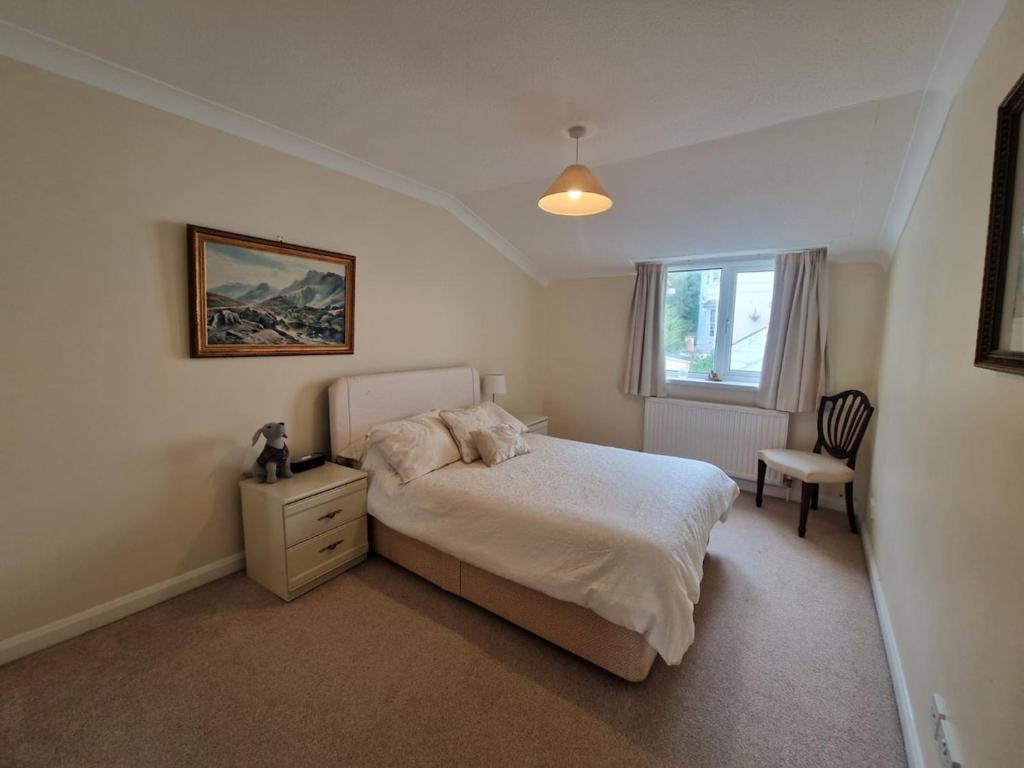 Spacious Four Bedroom House, 3 min walk to beach photo 7