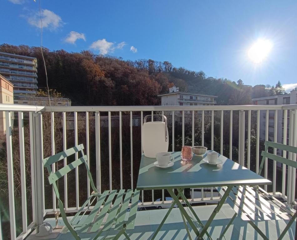 Meublé 3 étoiles - PISCINE- BALCON - TENNIS - 2