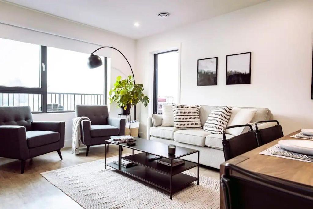 Lucid Lemming, Revelstoke