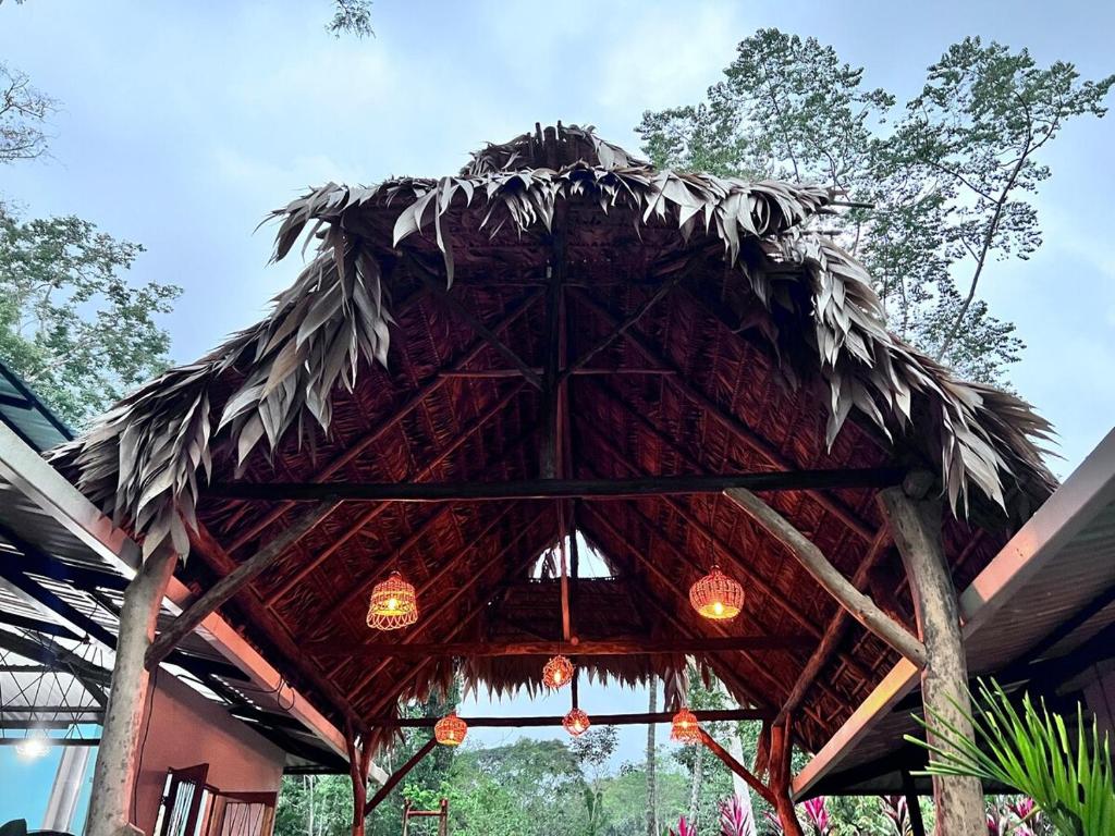 Casa MatteLeon, Talamanca