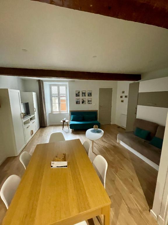 Le cocon blanc: T2 centre Ax neuf et équipé 8 pers, Ax-les-Thermes