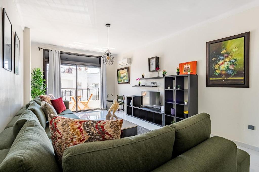 Central & Moderne 2 Bedroom Rabat Center gare station by walk, Rabat