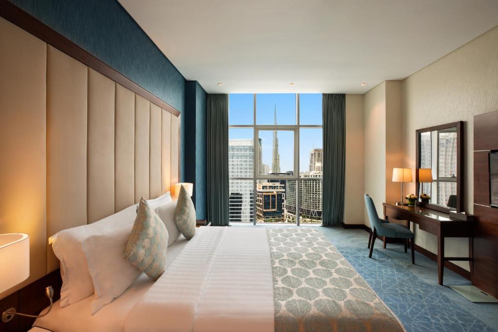 ロイヤル コンチネンタル スイーツ (Royal Continental Suites)