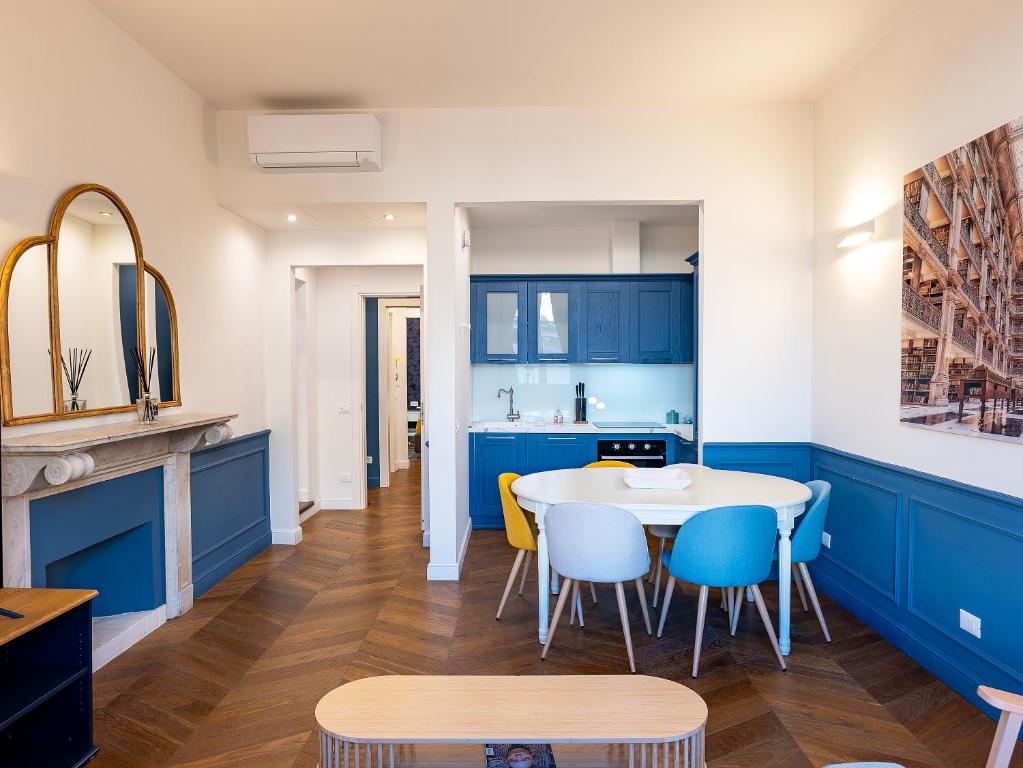 Four Season's Luxury D'Art Apartment - 3