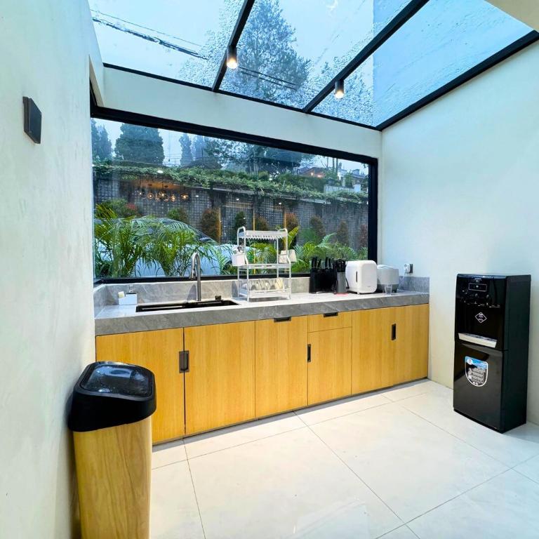 Villa Lembang 4 Kamar Tidur dengan Kolam Renang Billiard Karaoke