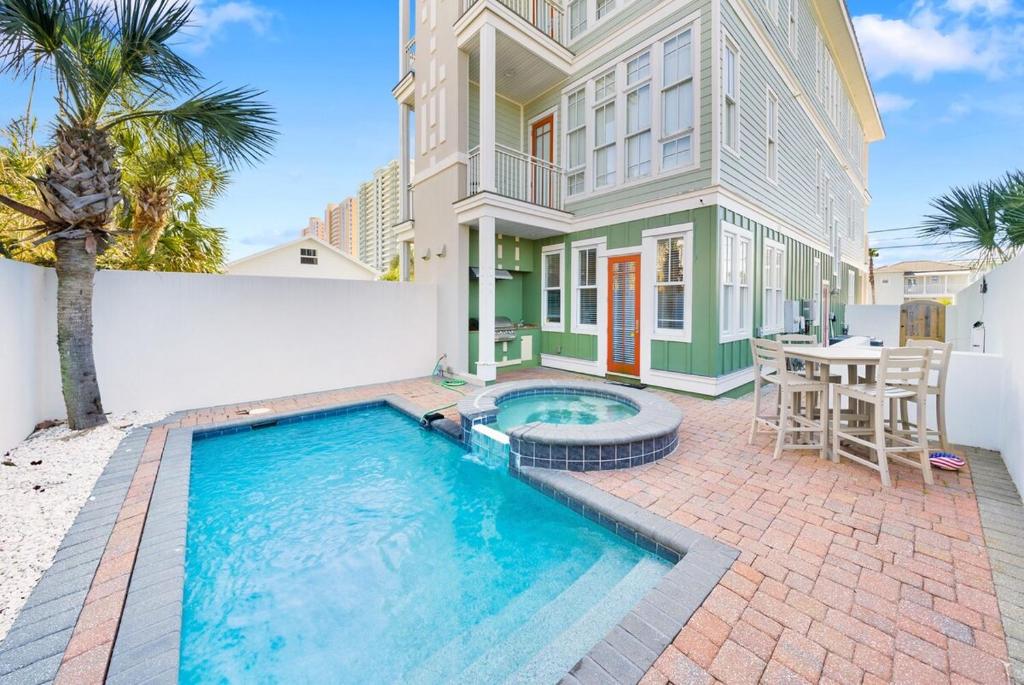 Aloha Beaches 20 steps from Beach Private Pool, Panama City Beach