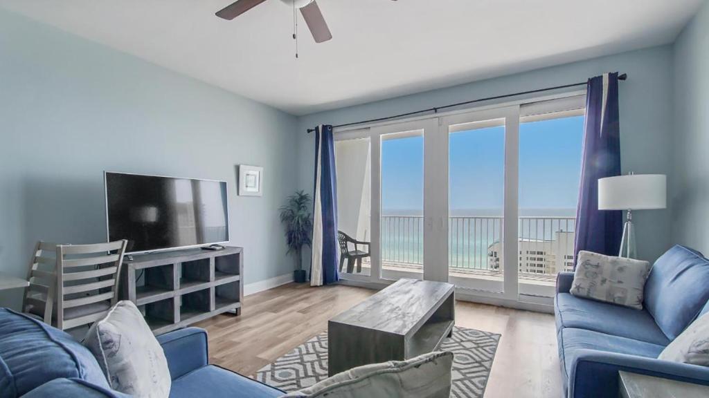 Laketown Wharf 1608 by Emerald Coast Retreats, Panama City Beach