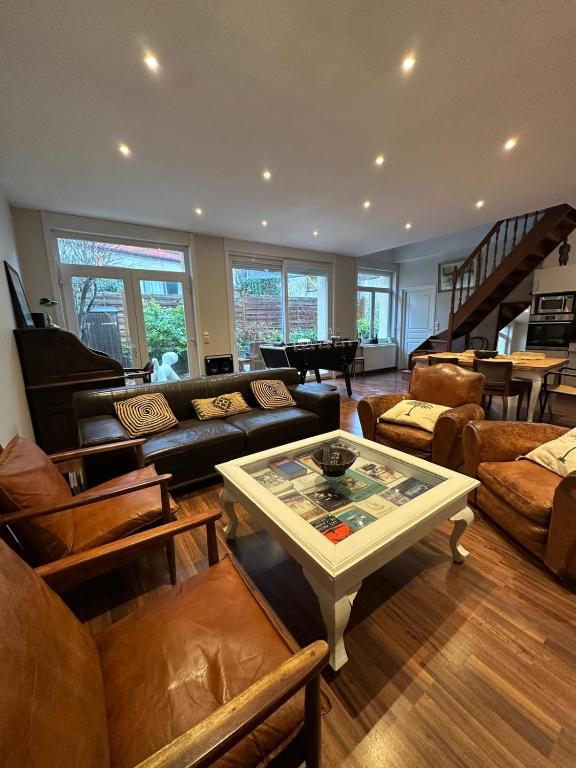 La Liberté, Loft 90 m2 rénové centre-ville, terrasse amenagee, jeux & parking, Cambrai