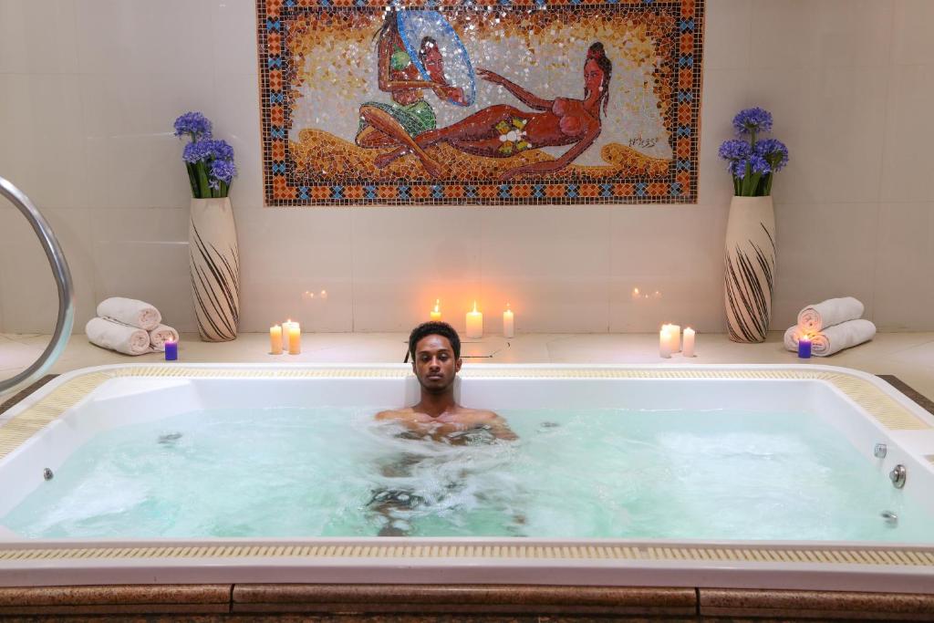 캐피탈 호텔 앤 스파 (Capital Hotel and Spa)