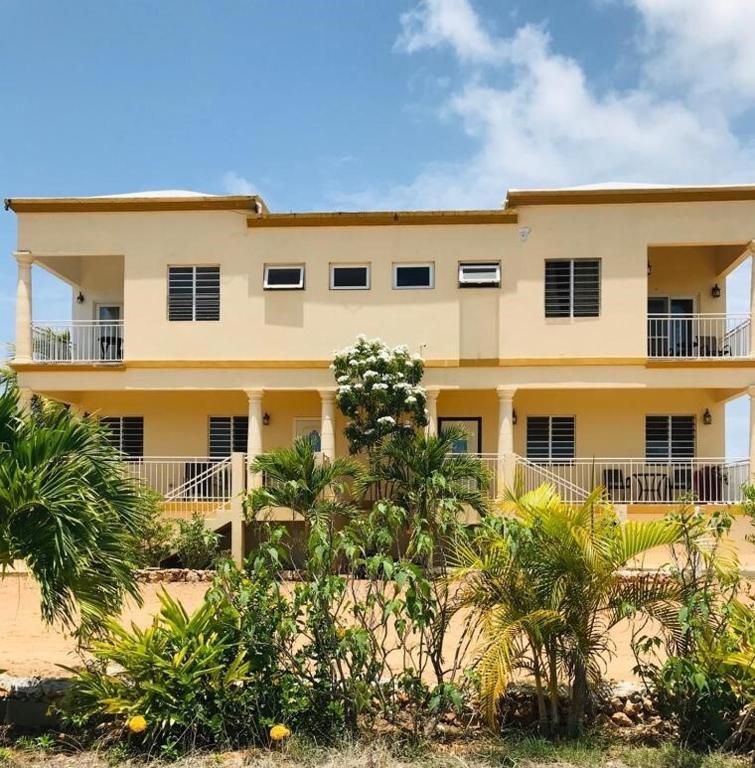 White Sands Anguilla Sand Unit, The Valley