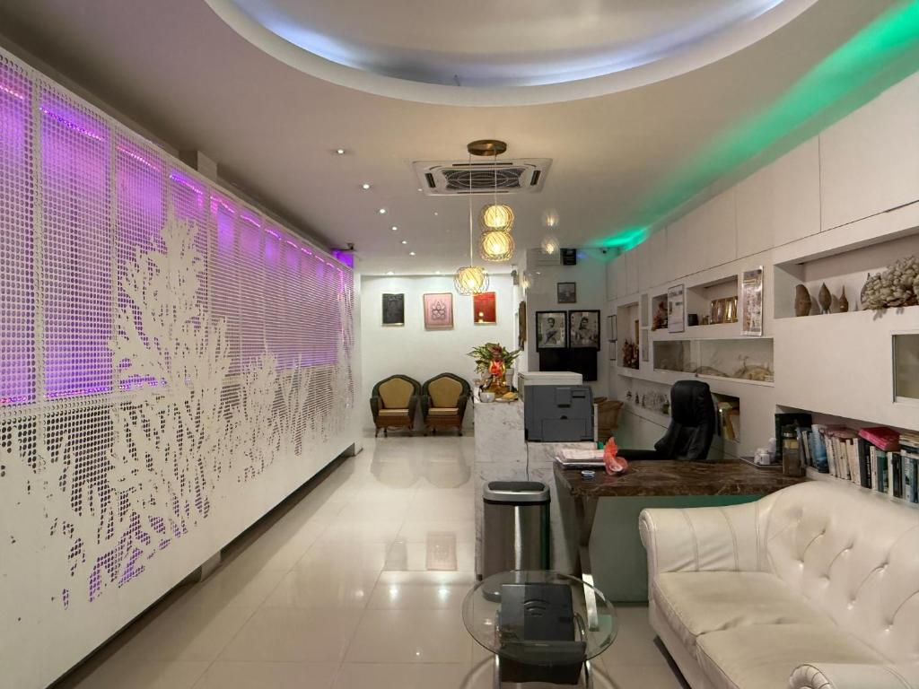 Exterior view, Coral Inn in Phuket