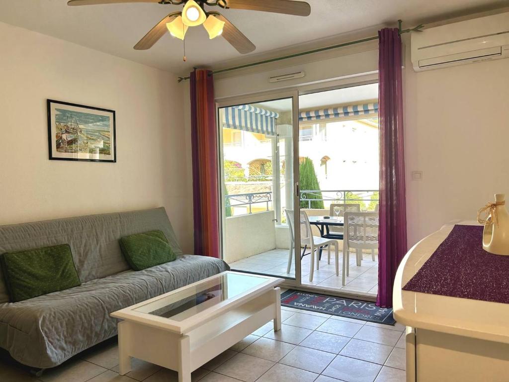 Appartement climatisé 2 pièces avec terrasse et parking au Lavandou - FR-1-251-854 - 4