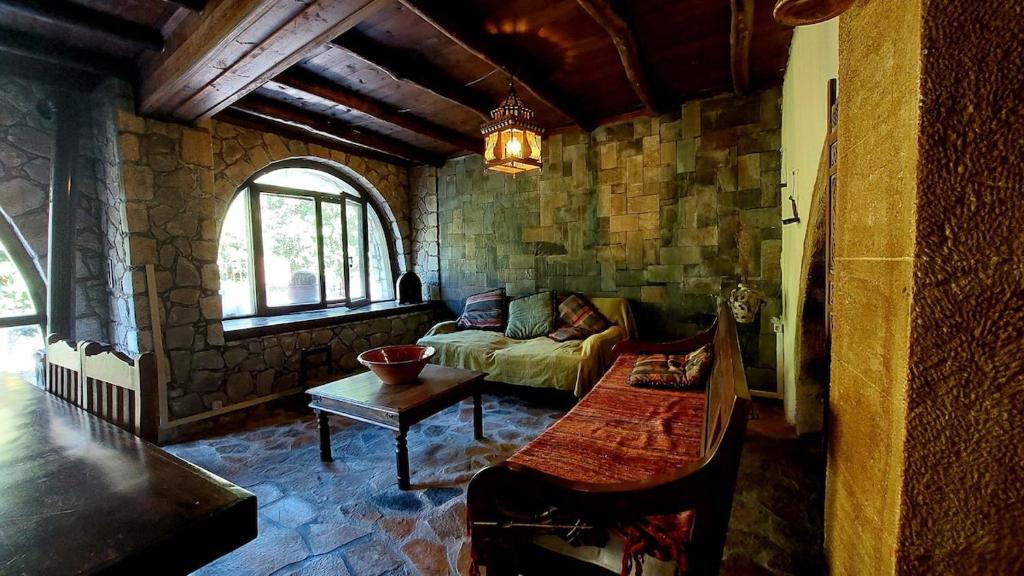 Diving into silence - Traditional Stone House, Kakópetros