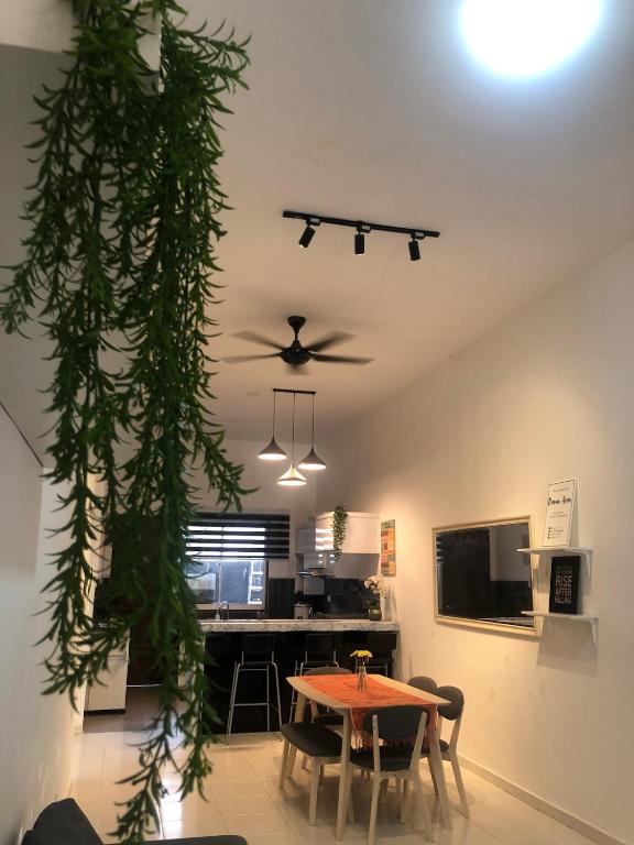 Ruma ARIA KotaSAS Indera Mahkota Kuantan #Wifi#Netflix#Cuckoo#NewHouse, Kuantan