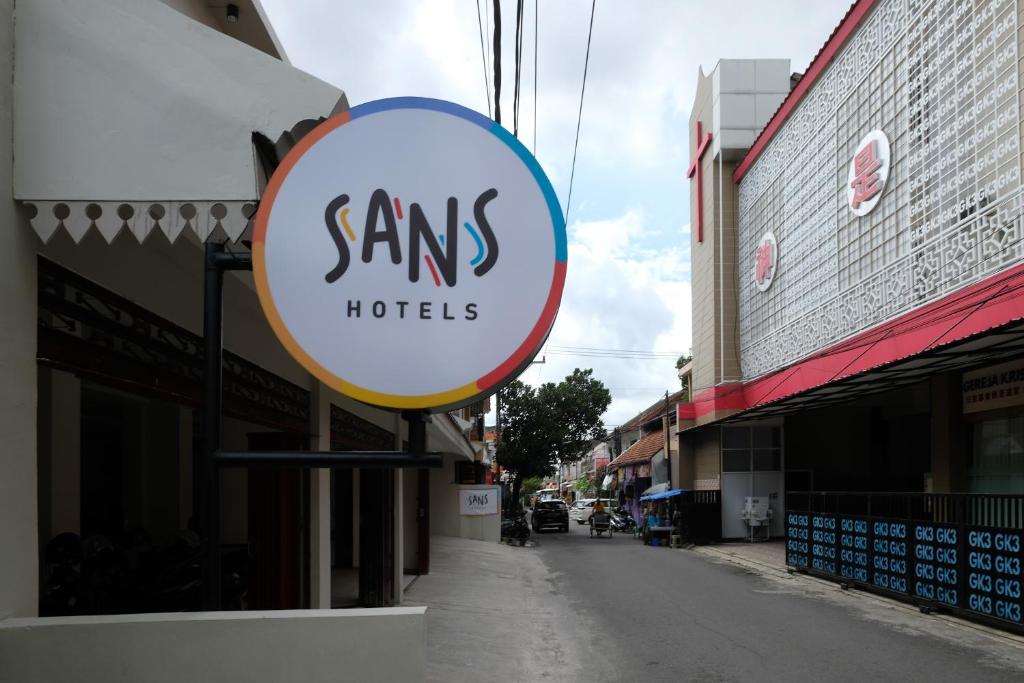 Sans Hotel Beskalan Malioboro