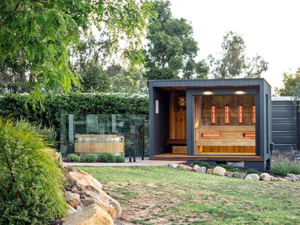 Seaview - spa and ocean views in luxury, Yallingup