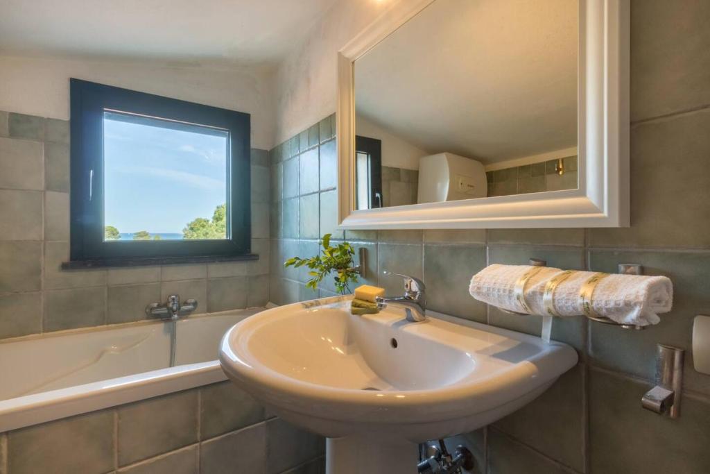 Villa con accesso privato alla spiaggia di Cala Brandinchi - 4