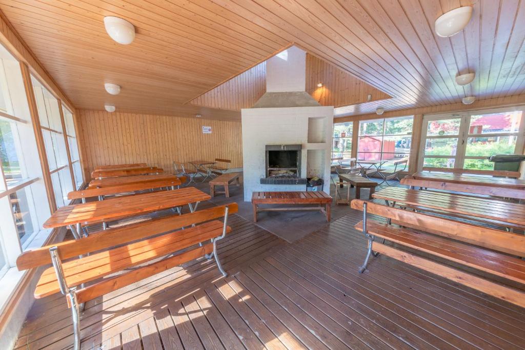 Shared lounge/TV area, Yyteri Camping Cottages in Pori