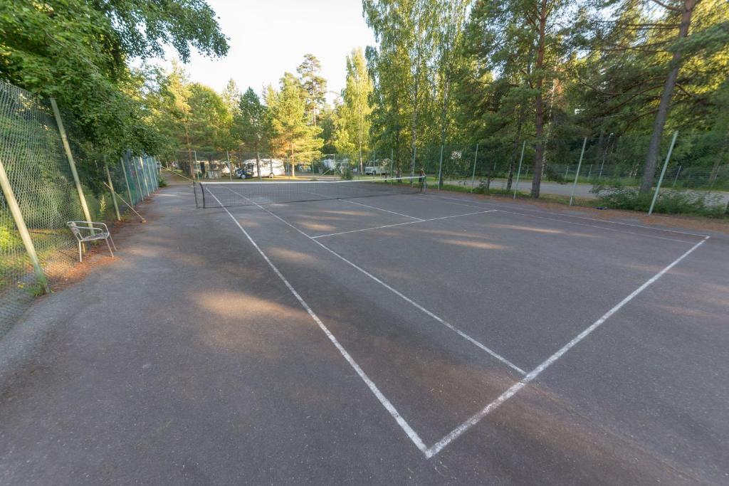Tennis court