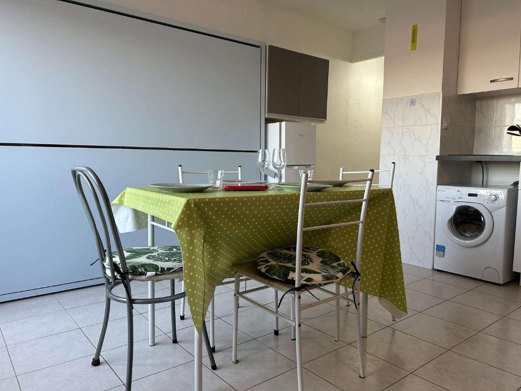 SP350-208 Appartement Studio 4 couchages SAINT PIERRE LA MER - 3