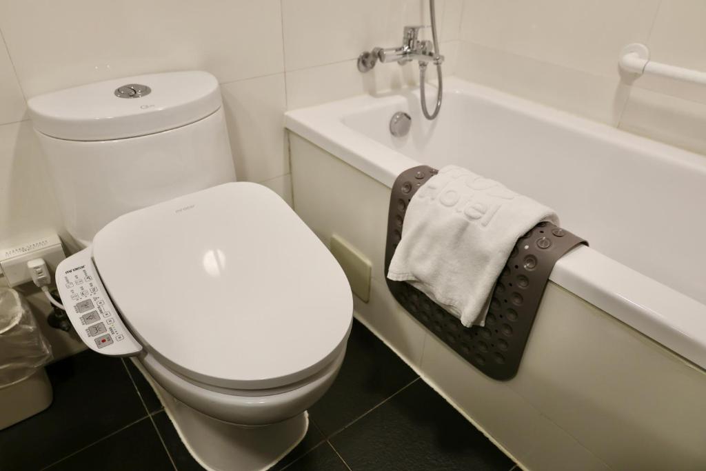 Hub Hotel-Zhongshan is one of the best Taipei hotels with bidet