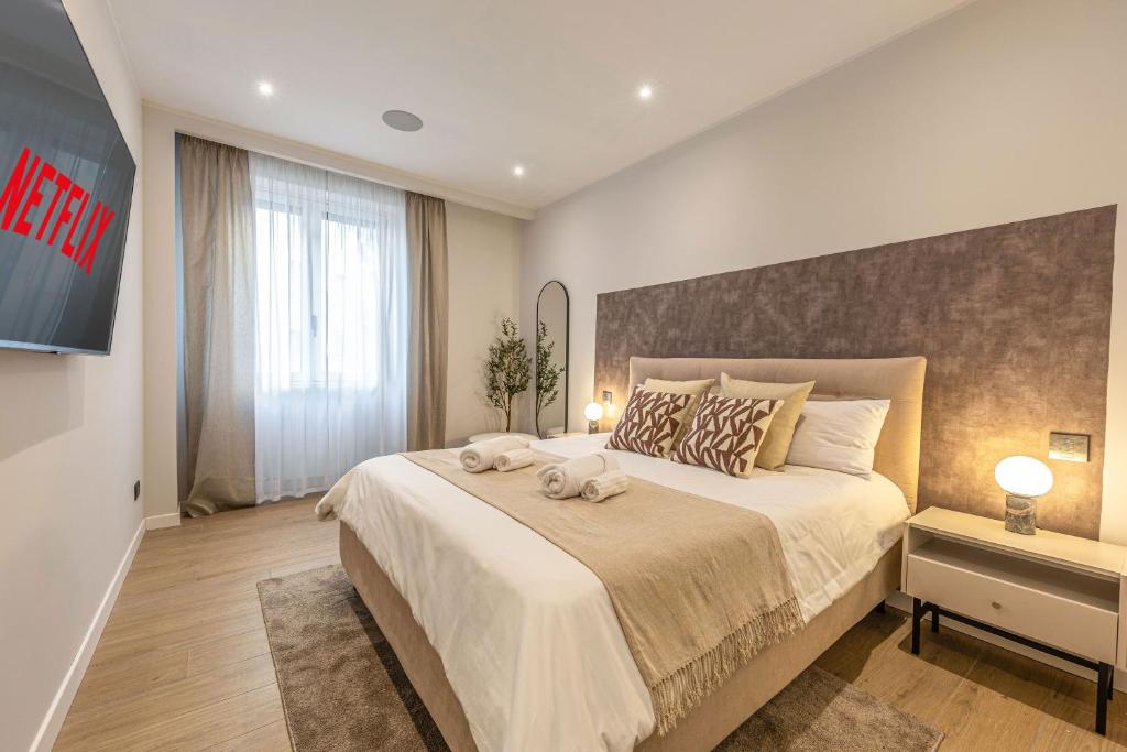 Luxury 2 Bedroom Apartment in Central Milan - 2