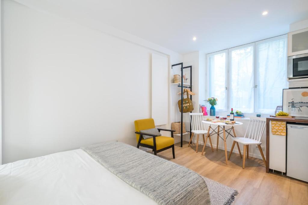 Quiet & Cosy Studio near Eiffel Tower - 1