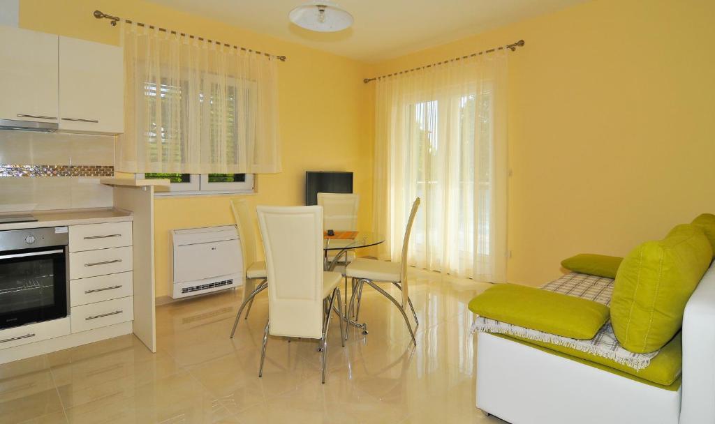 Cozy Apartment in Donja Lastva - Close to the beach - 4