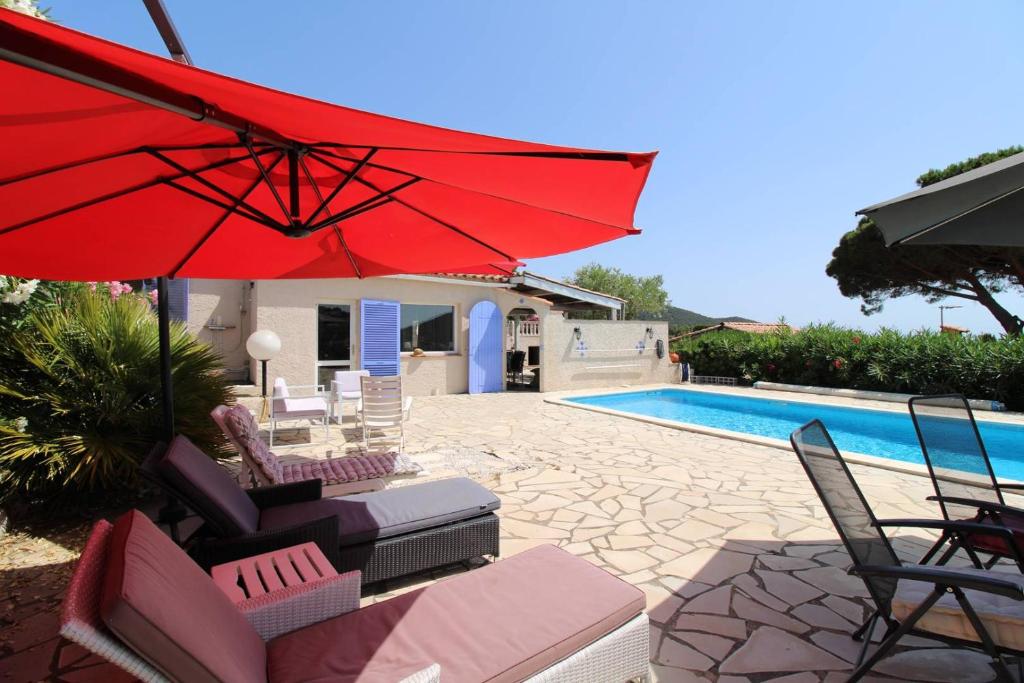 Villa Les Lauriers Blancs pour 6 personnes avec piscine privée et vue mer à La Londe-Les-Maures - 2