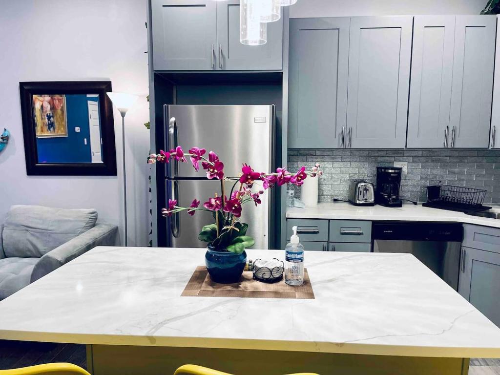 Lovely Beautiful 2BR Apt in Center City, Filadelfie