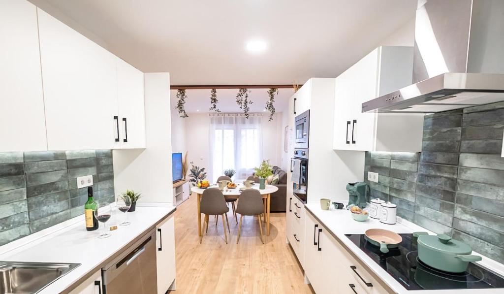 Garden Gran Via Luxury Aire ac PARKING privado by Apartamentos Logrono - 3