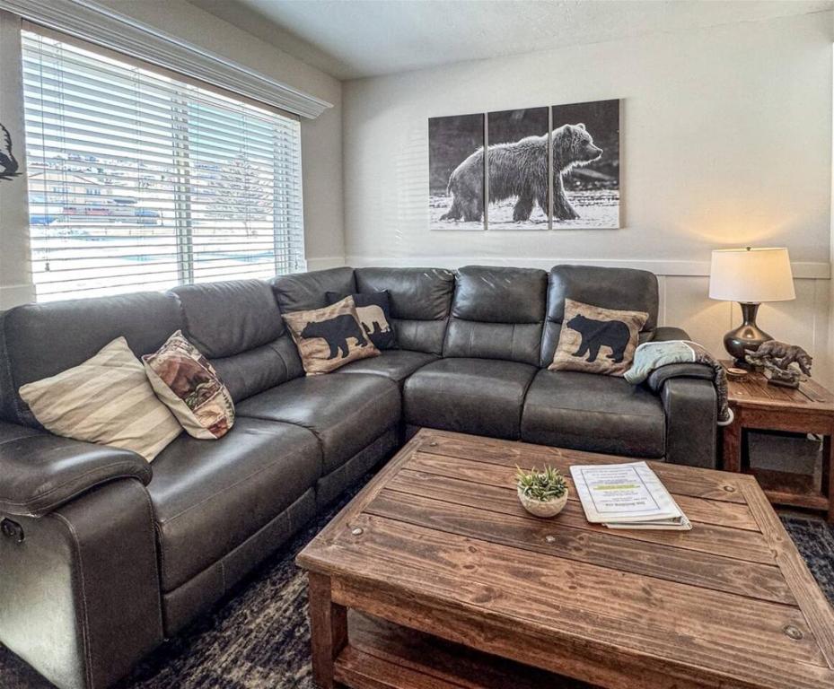 Inn Building Condo 112, updated beautiful condo, Garden City