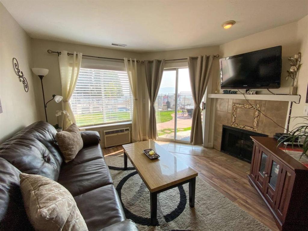 Inn Building Condo 103 updated, pool side view, Garden City