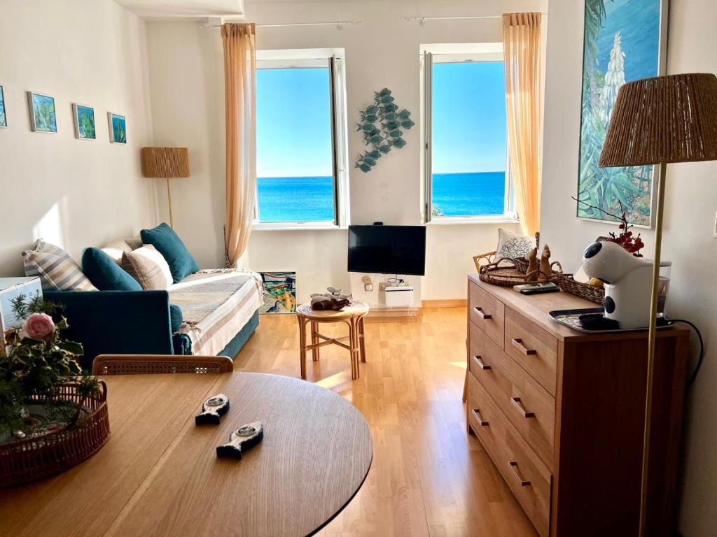 Casa Sea Life, Beachfront with parking - 1