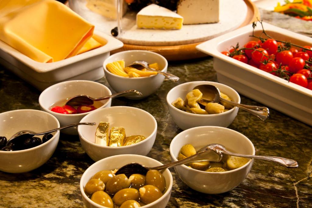 อาหารและเครื่องดื่ม