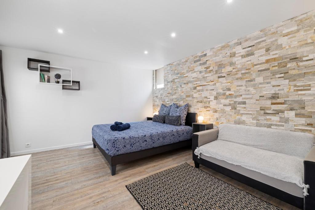 Nice Renting - PENCHIENATTI - Chic & Modern Urban Pearl Massena Old Nice - 3