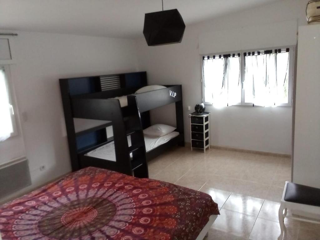 Family villa with sea view and pool - 5